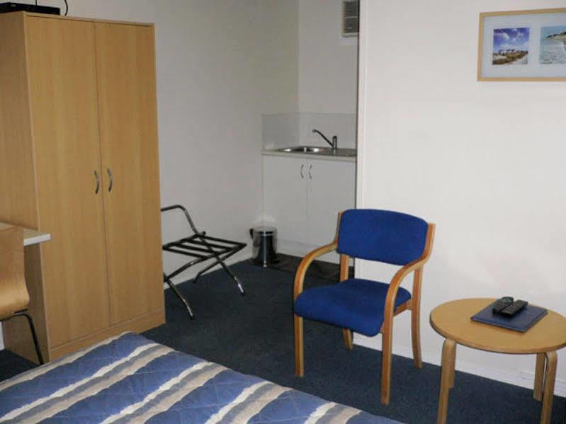 Chinchilla Motel Екстериор снимка
