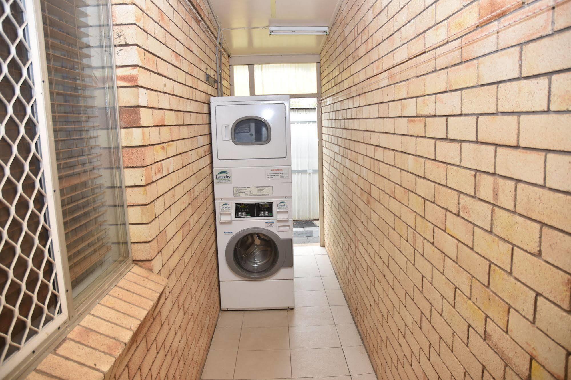 Chinchilla Motel Екстериор снимка