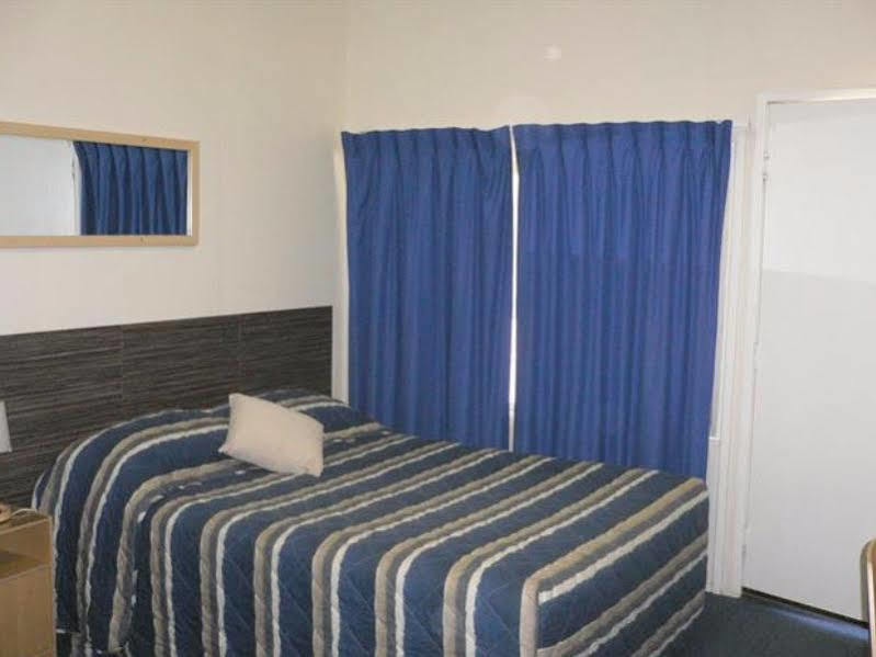 Chinchilla Motel Екстериор снимка